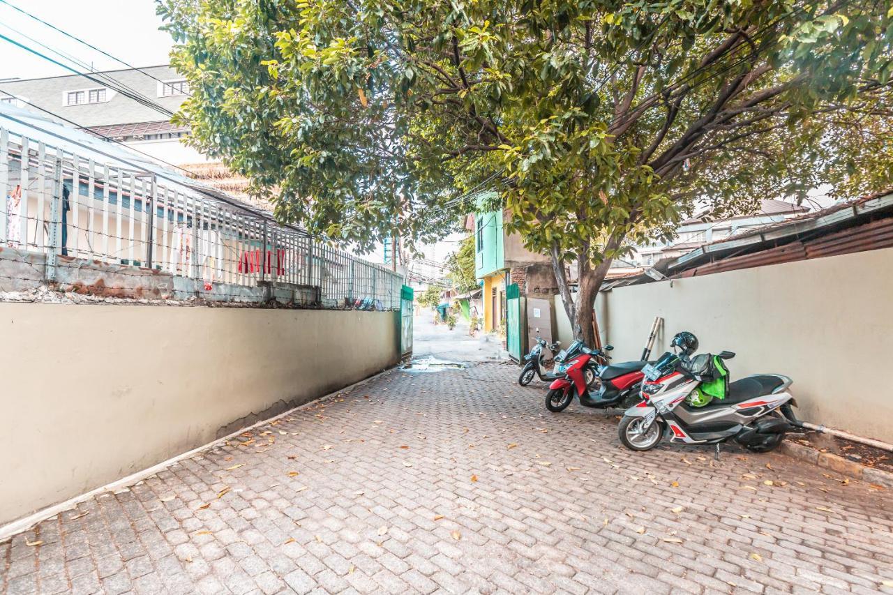 Oyo 1990 Kost Kuningan Executive Boading House Setiabudi Джакарта Екстериор снимка