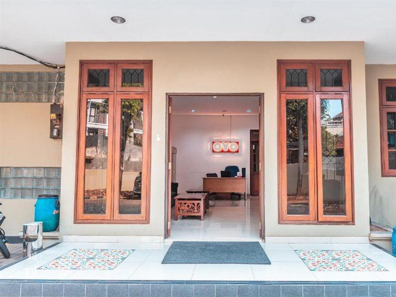 Oyo 1990 Kost Kuningan Executive Boading House Setiabudi Джакарта Екстериор снимка