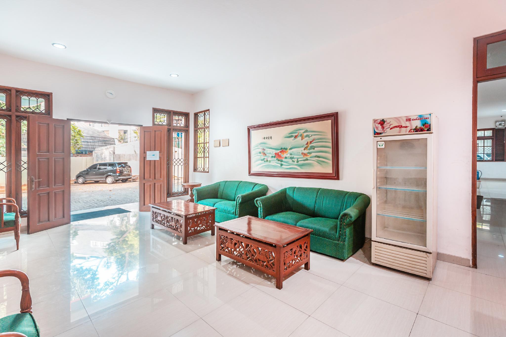 Oyo 1990 Kost Kuningan Executive Boading House Setiabudi Джакарта Екстериор снимка