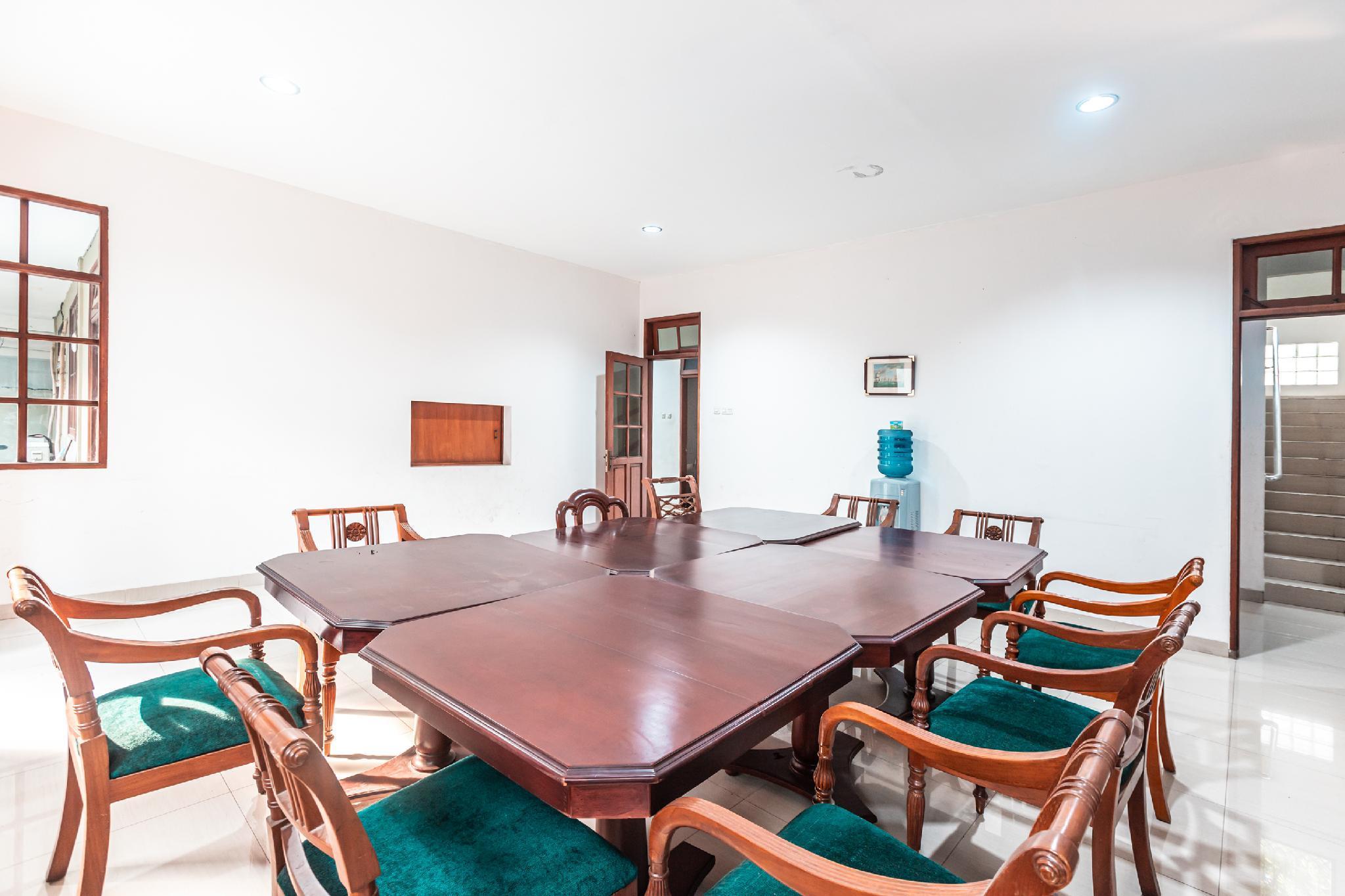 Oyo 1990 Kost Kuningan Executive Boading House Setiabudi Джакарта Екстериор снимка